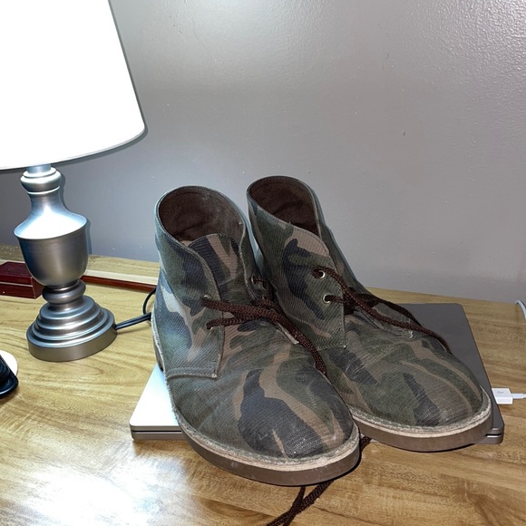 Clarks mens shoes 10 1/2 - Picture 1 of 3